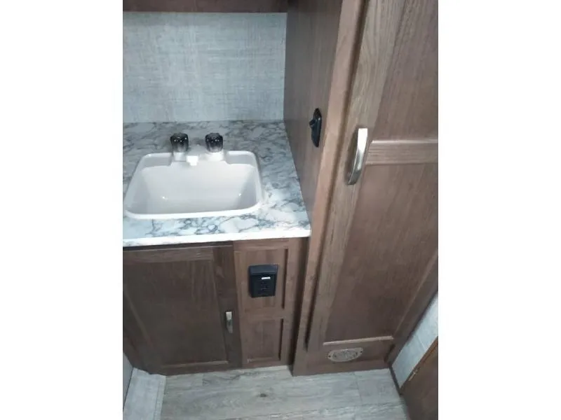 used Travel Trailers Gulf Stream Vista Cruiser for sale, in Decatur, IN Thumbnail 13