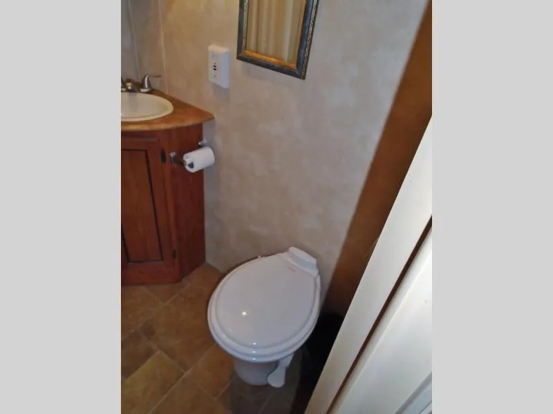 used Travel Trailers Coachmen Freedom Express LTZ for sale, in Decatur, IN Thumbnail 17