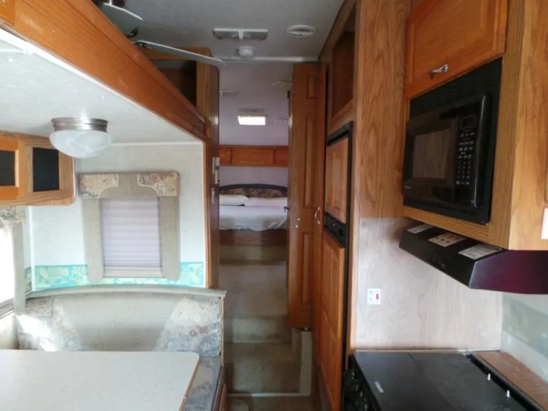 used Fifth Wheel Trailers Gulf Stream MAKO for sale, in Decatur, IN Thumbnail 9