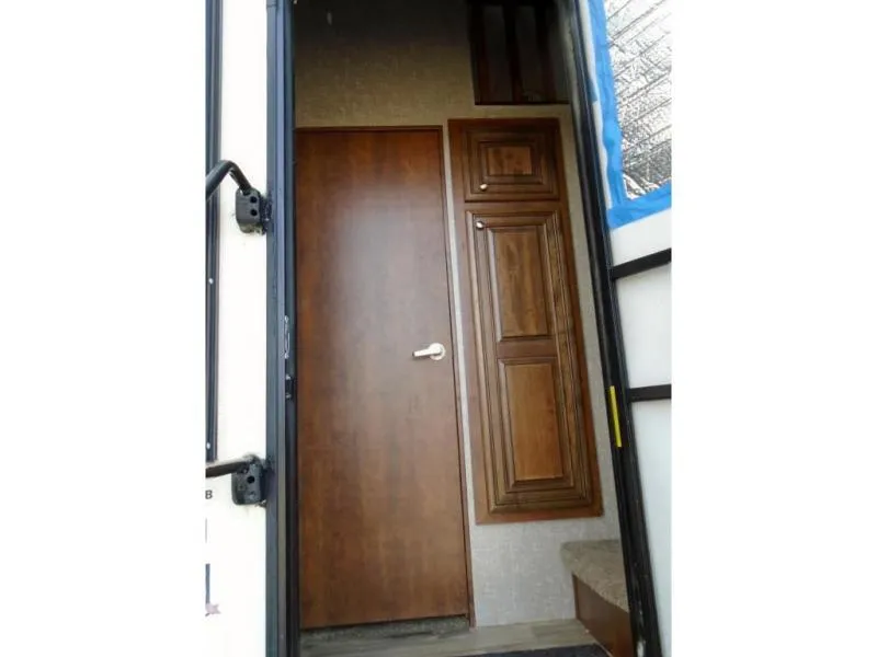 used Travel Trailers Heartland RV Bighorn Traveler for sale, in Decatur, IN Thumbnail 11