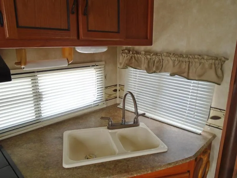 used Travel Trailers Coachmen Freedom Express LTZ for sale, in Decatur, IN Thumbnail 24