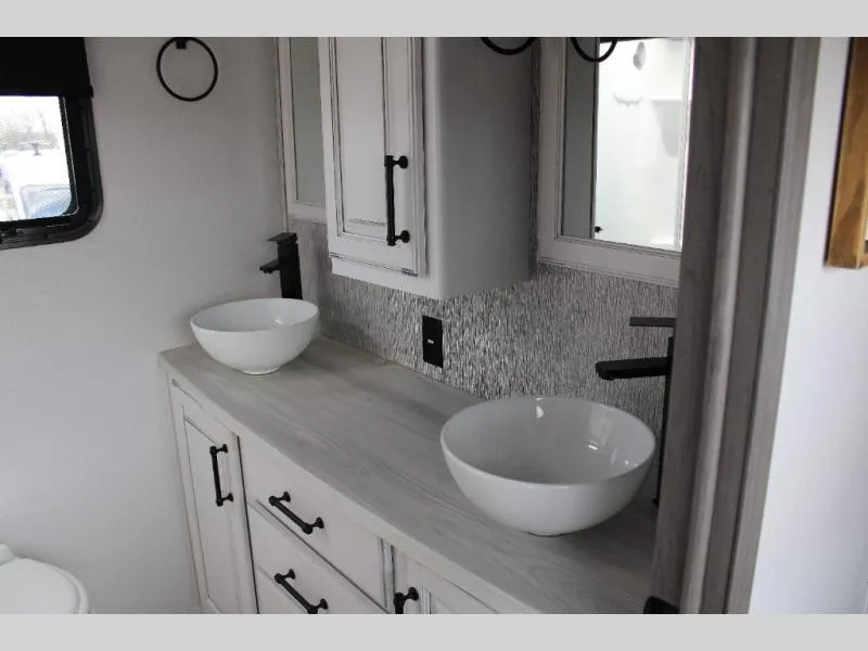 used Travel Trailers Keystone RV Montana for sale, in Decatur, IN Thumbnail 21