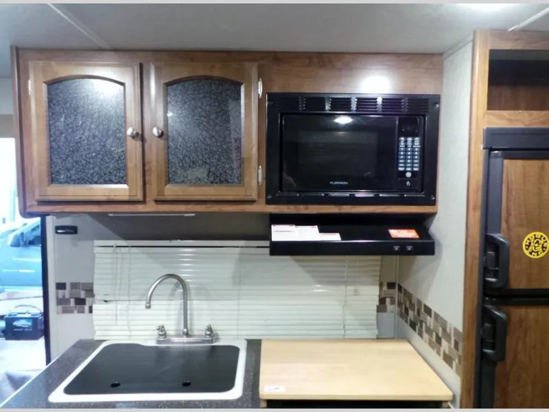 used Travel Trailers Coachmen Freedom Express for sale, in Decatur, IN Thumbnail 10
