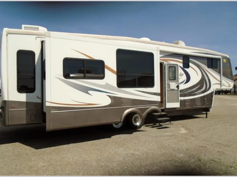 used Travel Trailers Keystone RV Cambridge for sale, in Decatur, IN Thumbnail 4