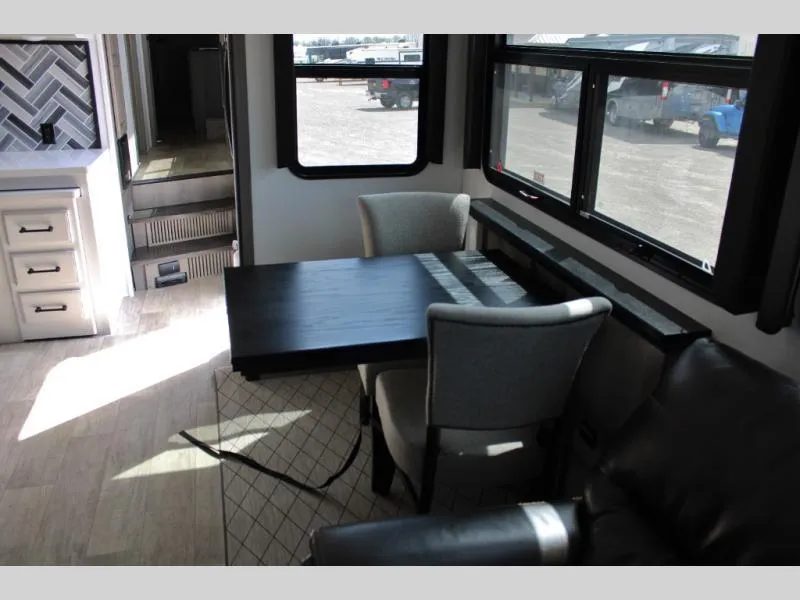 used Travel Trailers Keystone RV Montana for sale, in Decatur, IN Thumbnail 15