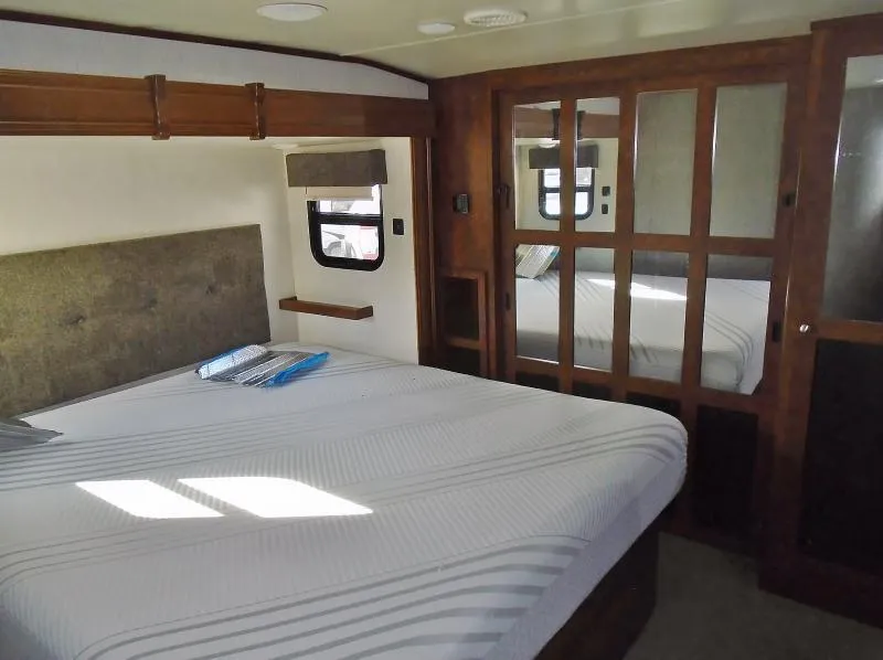 used Travel Trailers Heartland RV Bighorn Traveler for sale, in Decatur, IN Thumbnail 21