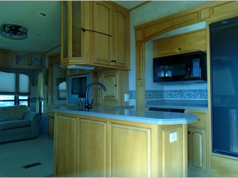 used Fifth Wheel Trailers Keystone RV Cambridge for sale, in Decatur, IN Thumbnail 13