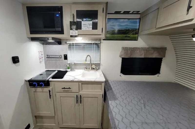 used Travel Trailers Shasta Compact for sale, in Decatur, IN Thumbnail 4