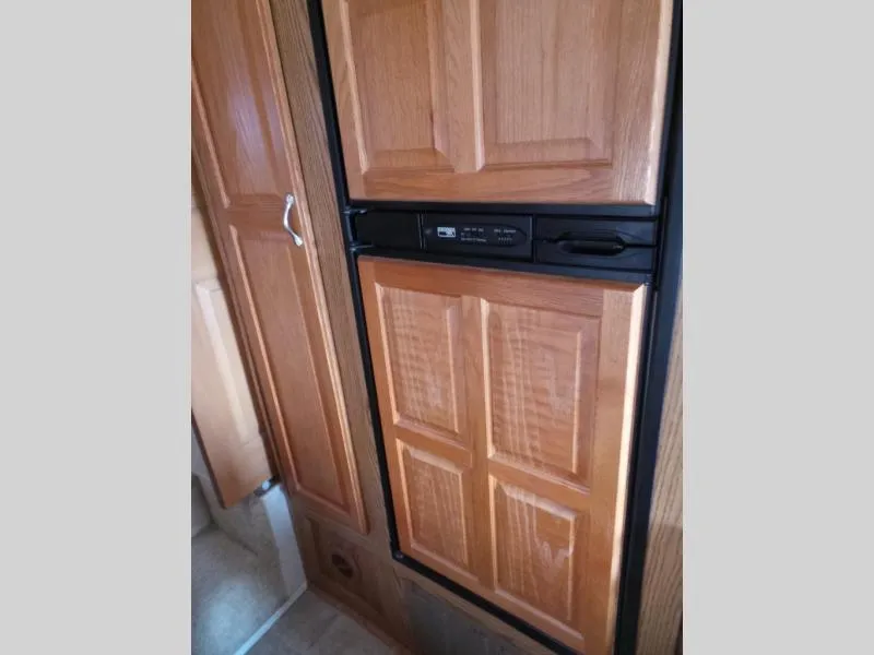 used Fifth Wheel Trailers Gulf Stream MAKO for sale, in Decatur, IN Thumbnail 10