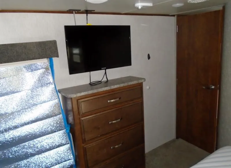used Travel Trailers Heartland RV Bighorn Traveler for sale, in Decatur, IN Thumbnail 24