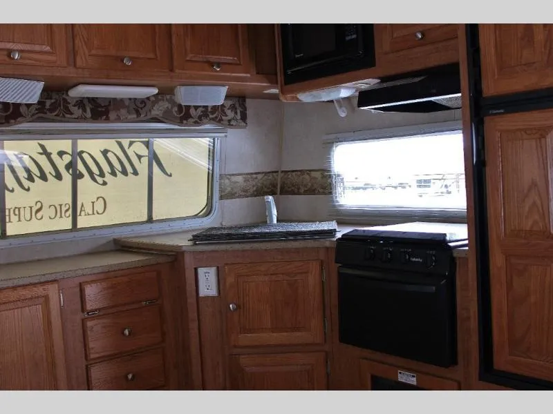 used Travel Trailers Forest River Flagstaff for sale, in Decatur, IN Thumbnail 10