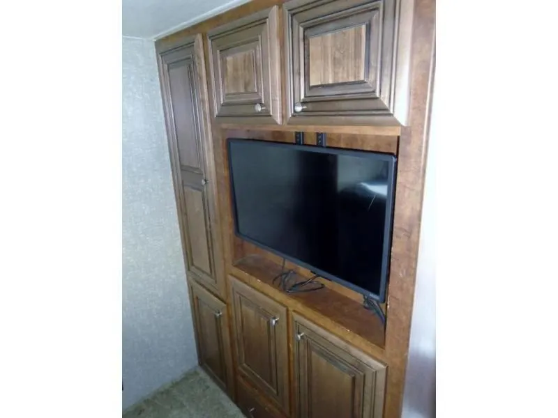 used Fifth Wheel Trailers Heartland RV Bighorn Traveler for sale, in Decatur, IN Thumbnail 19