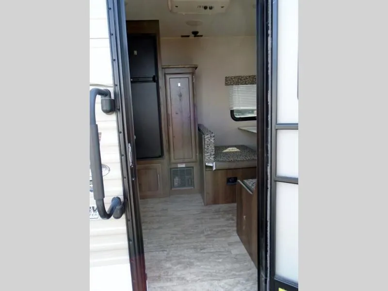 used Travel Trailers Kz Sportsmen Classic for sale, in Decatur, IN Thumbnail 6