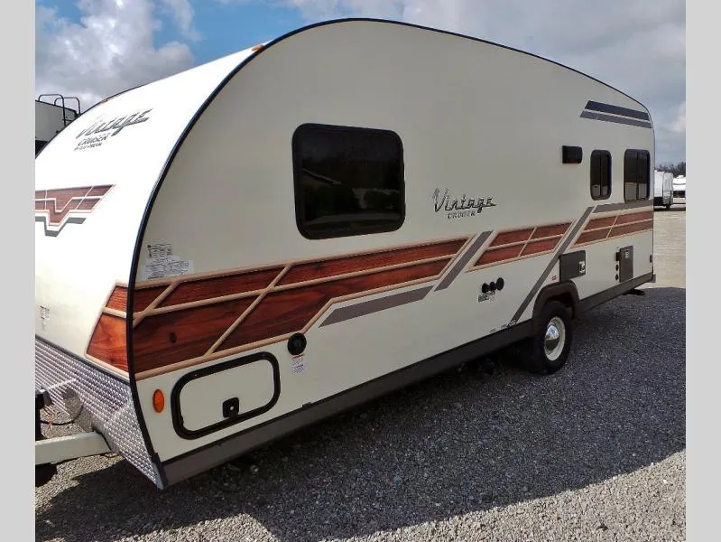 used Travel Trailers Gulf Stream Vintage Cruiser for sale, in Decatur, IN Thumbnail 3
