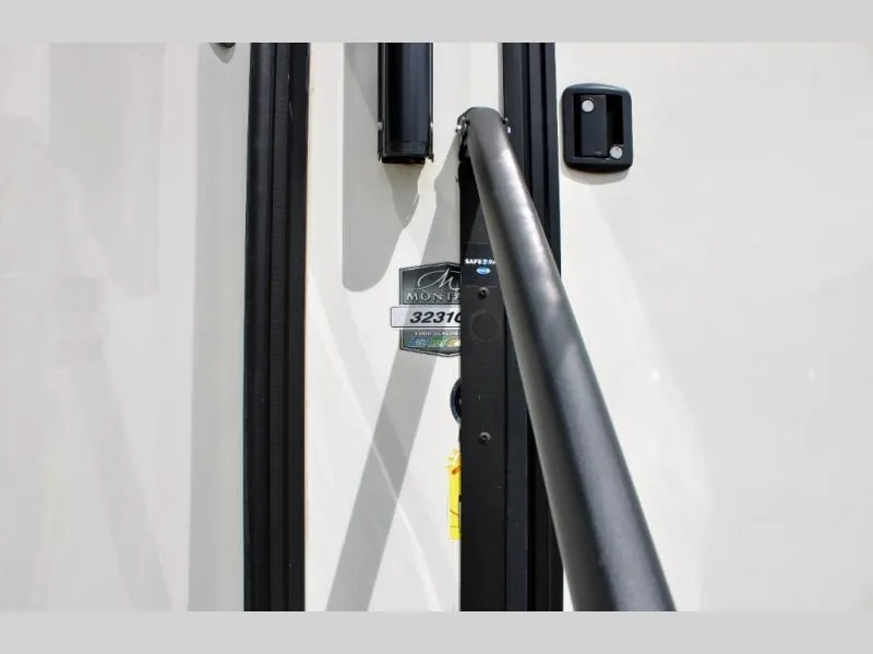 used Travel Trailers Keystone RV Montana for sale, in Decatur, IN Thumbnail 7