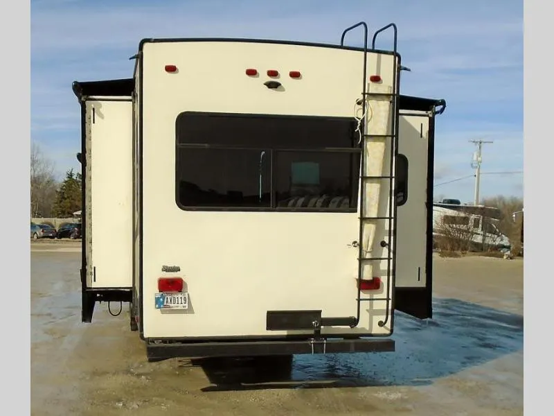 used Travel Trailers Heartland RV Bighorn Traveler for sale, in Decatur, IN Thumbnail 9