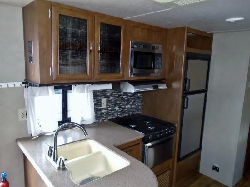 used Travel Trailers Forest River Wildwood for sale, in Decatur, IN Thumbnail 11