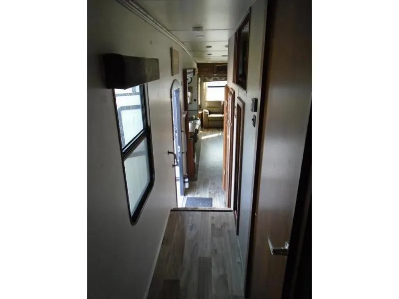 used Travel Trailers Heartland RV Bighorn Traveler for sale, in Decatur, IN Thumbnail 26