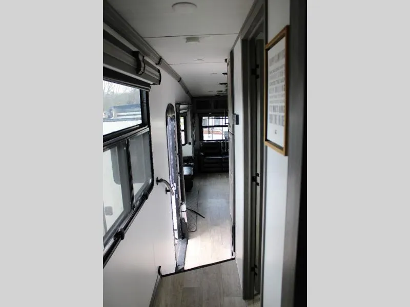 used Travel Trailers Keystone RV Montana for sale, in Decatur, IN Thumbnail 26