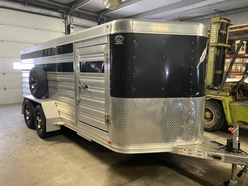 2019 Featherlite 8107 Lowpro Livestock Trailer 2019 Featherlite 8107 Lowpro Livestock Trailer