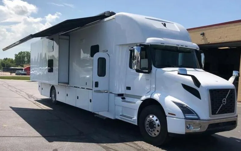 2022 Elliott's Custom Coaches Motorcoach
