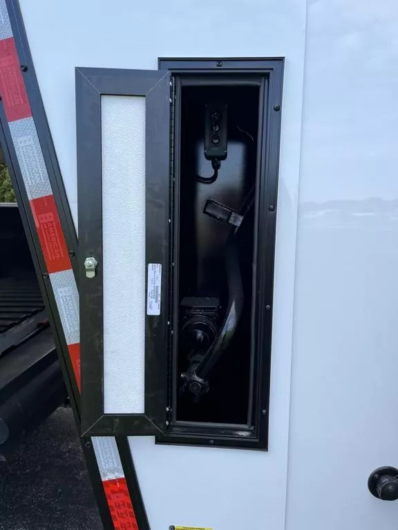 new Car Haulers / Racing Trailers Haulmark  for sale, in Warsaw, IN Thumbnail 17