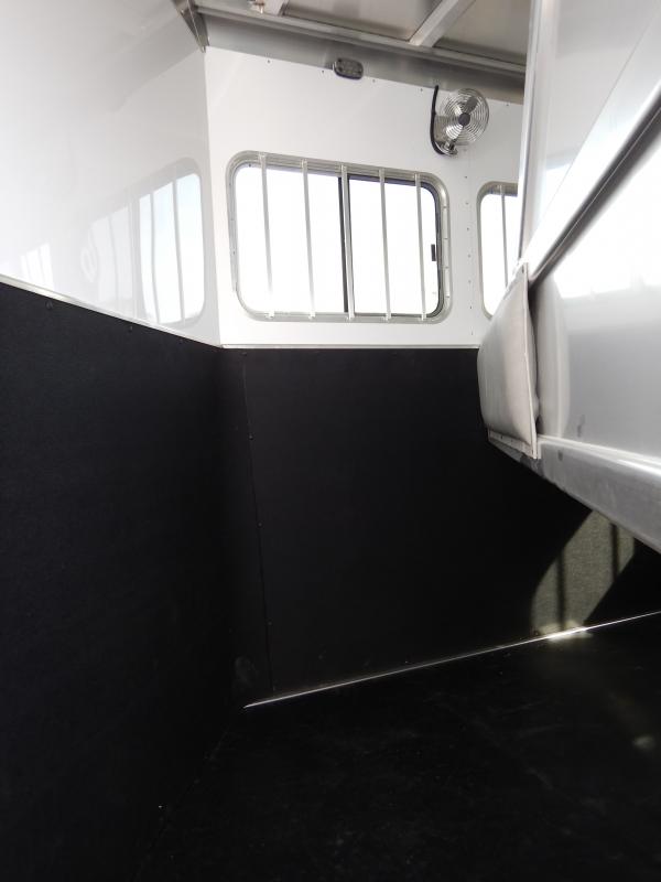 new Horse Trailers Featherlite  for sale, in Mchenry, IL Thumbnail 9
