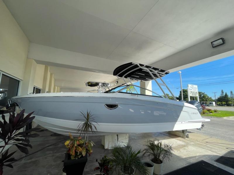 2022 Cobalt Boats R8 Outboard 2022 Cobalt Boats R8 Outboard