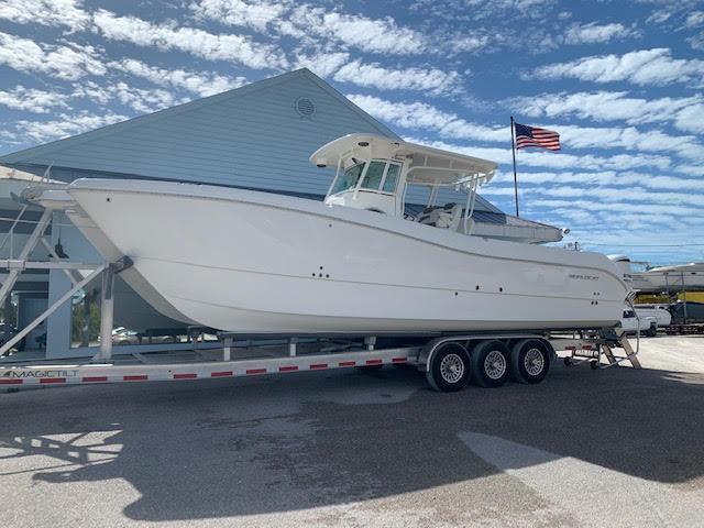2020 World Cat 325CC Center Console 2020 World Cat 325CC Center Console