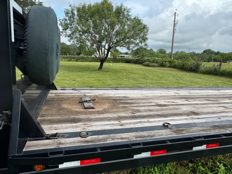 used Equipment / Flatbed Trailers Delco Trailers  for sale, in La Vernia, TX Thumbnail 2