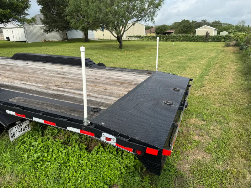 used Equipment / Flatbed Trailers Delco Trailers  for sale, in La Vernia, TX Thumbnail 6