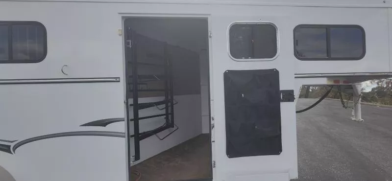 used Horse Trailers Trails West  for sale, in Auburn, CA Thumbnail 11