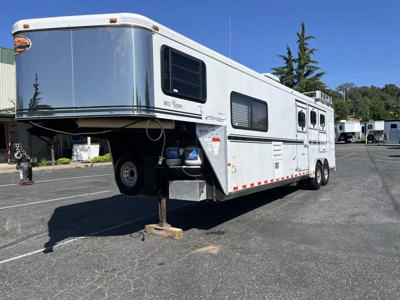 2006 Sundowner Trailers LQ 3H 8011 HORIZON SIERRA Horse Trailer