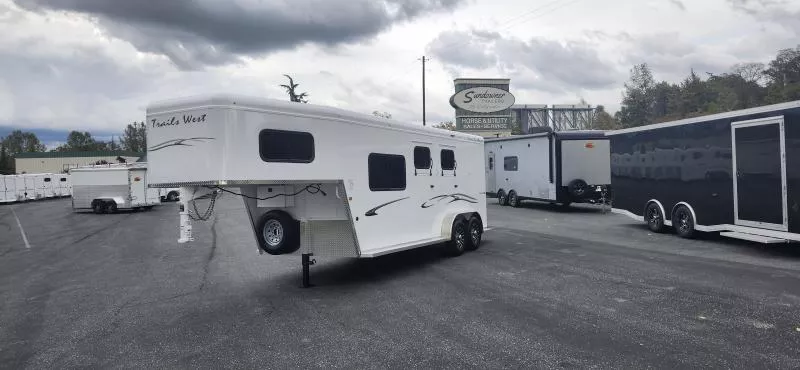 2026 Trails West GN 2H Classic Horse Trailer