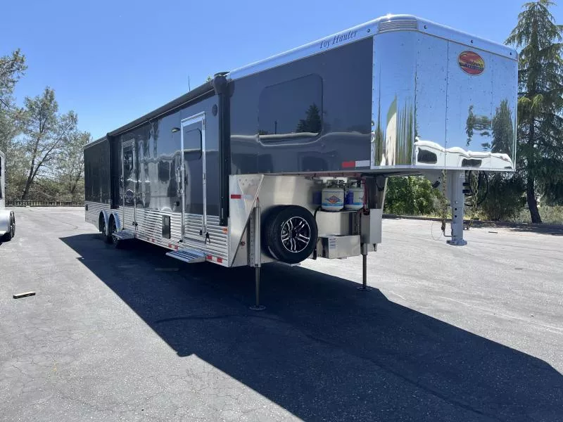 2026 Sundowner Trailers TOY HAULER 42' 2286 Toy Hauler