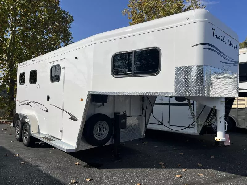 2024 Trails West GN 2H CLASSIC WB Horse Trailer