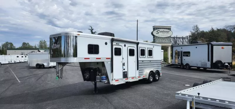 2018 Exiss Trailers LQ 2H Midtack Horse Trailer