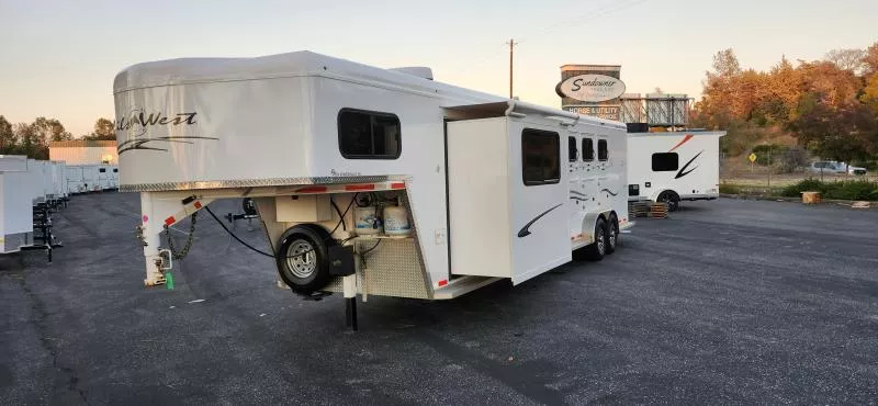 2023 Trails West LQ 4H 10 x 10 SO Horse Trailer