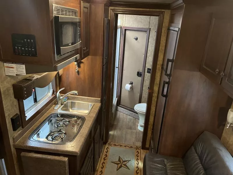 used Horse Trailers Exiss Trailers  for sale, in Auburn, CA Thumbnail 5