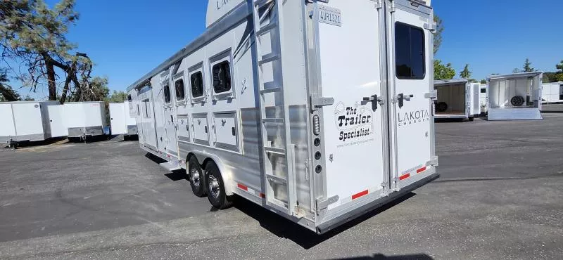 used Horse Trailers Lakota  for sale, in Auburn, CA Thumbnail 7