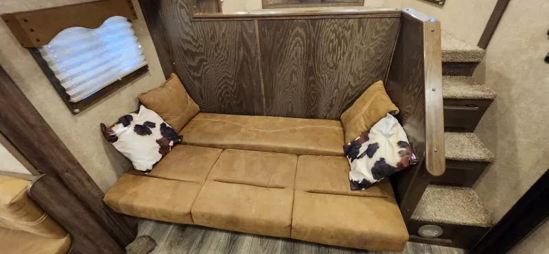 used Horse Trailers Lakota  for sale, in Auburn, CA Thumbnail 37