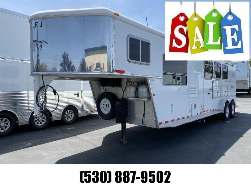 2006 Circle J Trailers LQ 3H Horse Trailer 2006 Circle J Trailers LQ 3H Horse Trailer