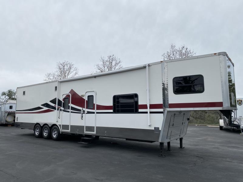 2004 Innovative Toy Hauler 2004 Innovative Toy Hauler