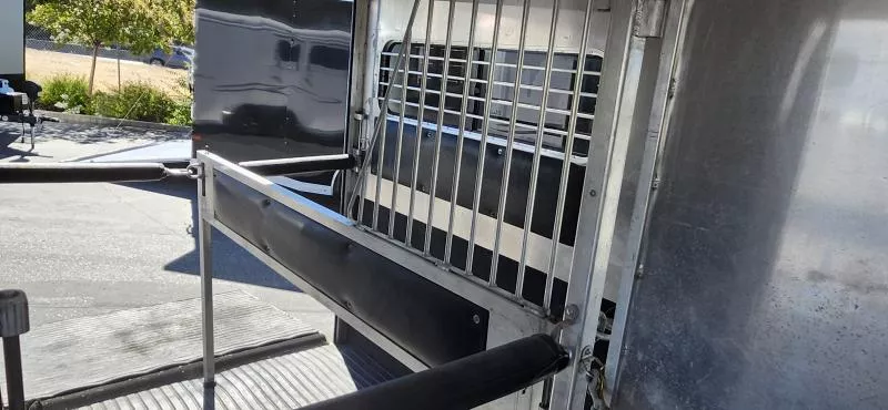 used Horse Trailers Turnbow Trailers  for sale, in Auburn, CA Thumbnail 8