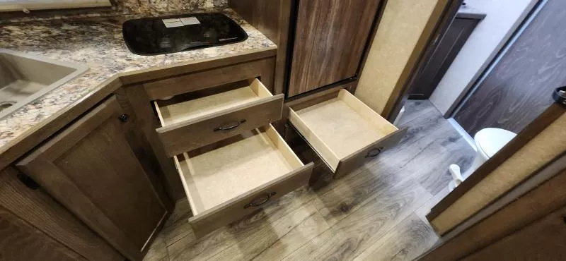 used Horse Trailers Lakota  for sale, in Auburn, CA Thumbnail 35