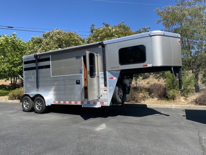2015 Sundowner 2 horse Sante Fe 6905 2015 Sundowner 2 horse Sante Fe 6905