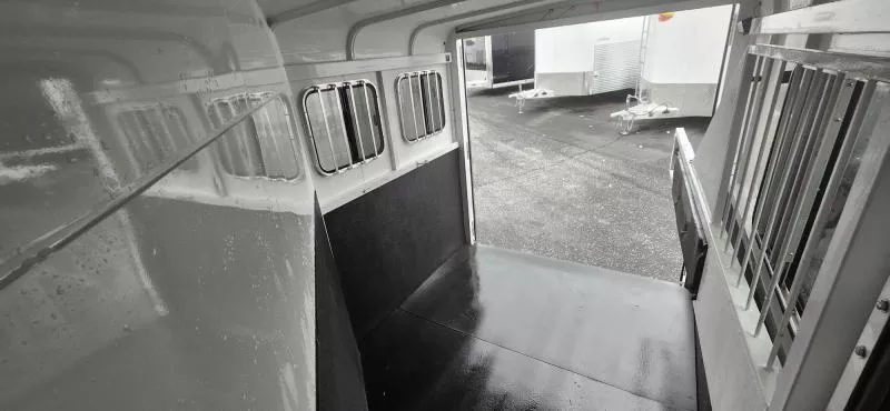 used Horse Trailers Thuro-Bilt  for sale, in Auburn, CA Thumbnail 9