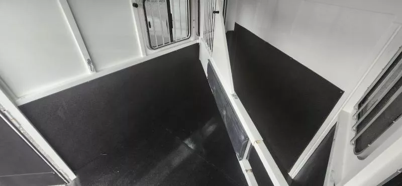 used Horse Trailers Thuro-Bilt  for sale, in Auburn, CA Thumbnail 8