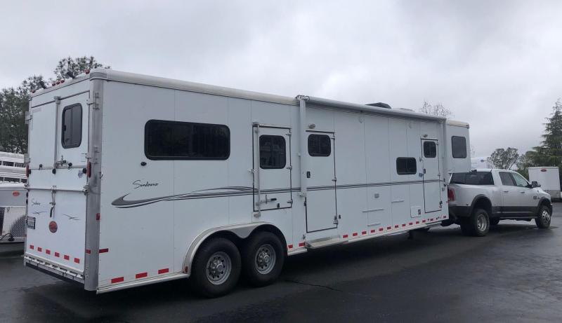 2012 Sundowner Trailers 2H LQ 777 Horse Trailer 2012 Sundowner Trailers 2H LQ 777 Horse Trailer