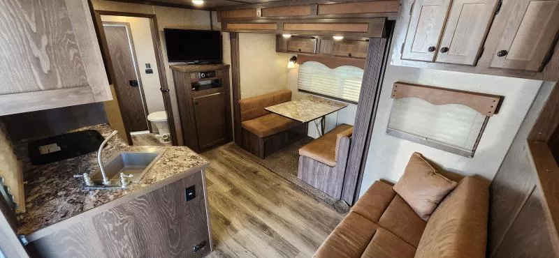 used Horse Trailers Lakota  for sale, in Auburn, CA Thumbnail 17